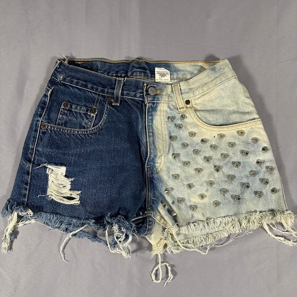 Levi's 569 Reworked Studded Denim Shorts Size 31 Blue Two‎ Tone Good